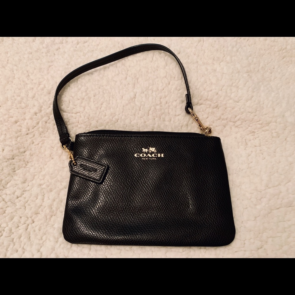 Coach small cross grain wristlet- black